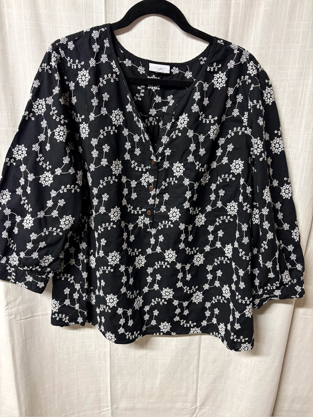 J.Jill Black Floral V-Neck Button-Front Tunic Top